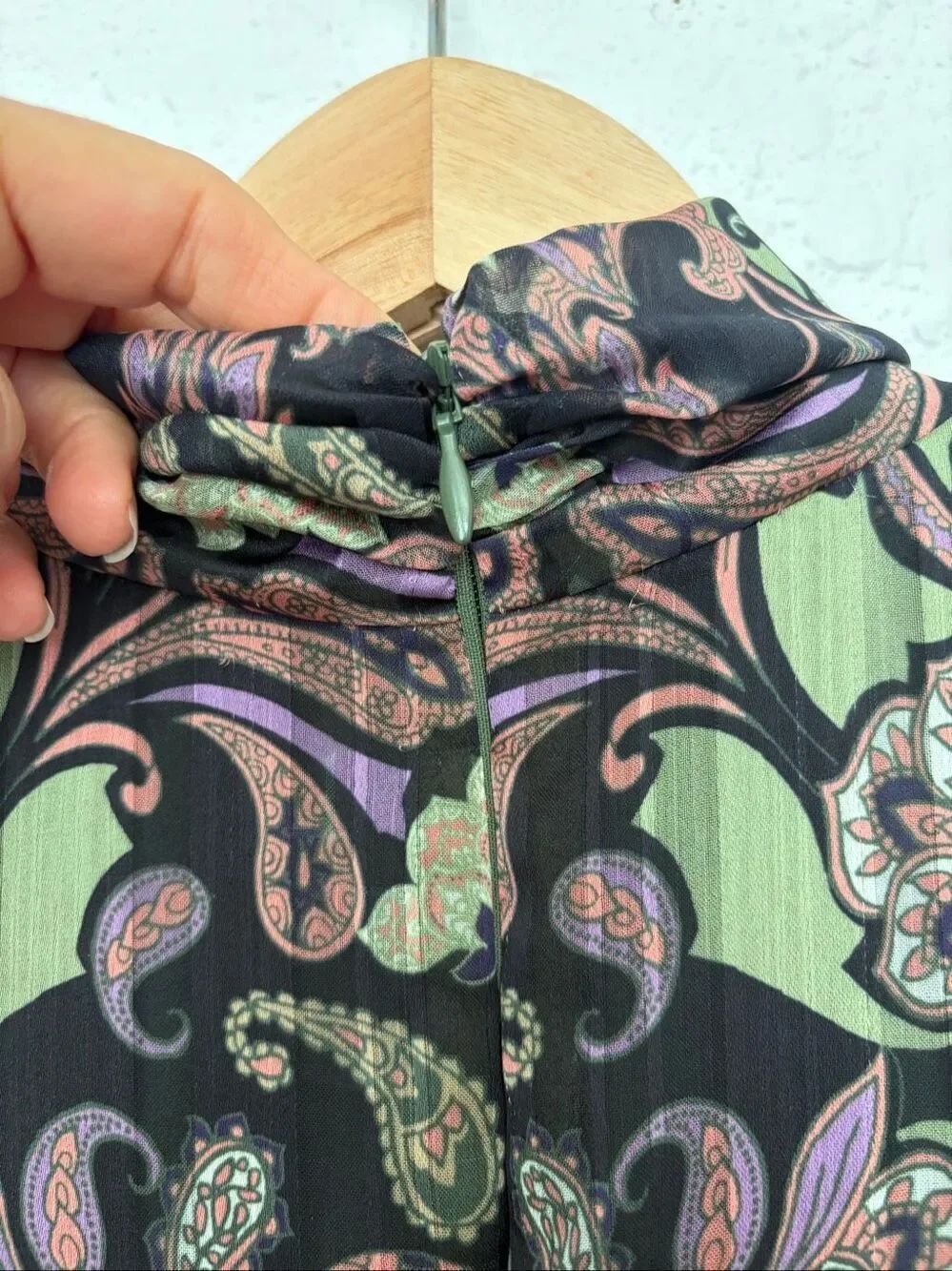 Elie Tahari The Raquel Tie-Neck Paisley-Print Midi Dress Green Multi Size 6 - Picture 9 of 12